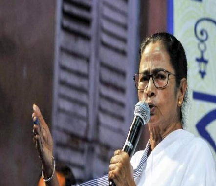 Mamata raises Delhi violence issue at EZC meet